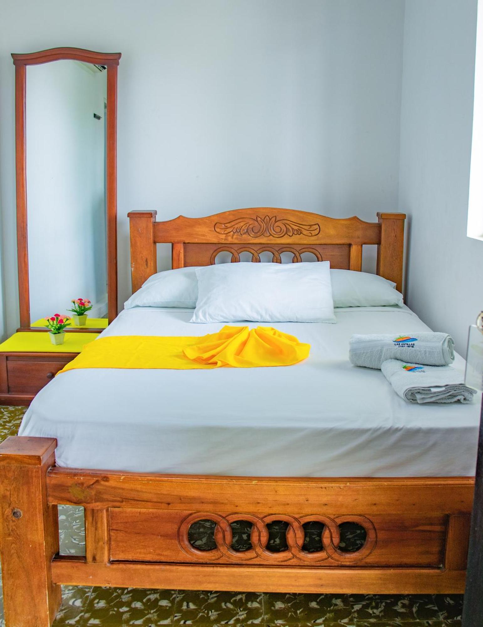 Casa Hotel Las Antillas Толу Экстерьер фото